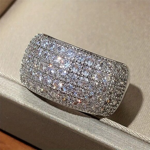 New Womens Diamond Cubic Zirconia Cocktail Ring - Picture 1 of 3